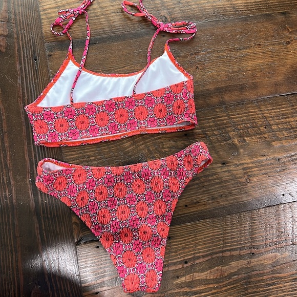 Shein bikini - Picture 2 of 2